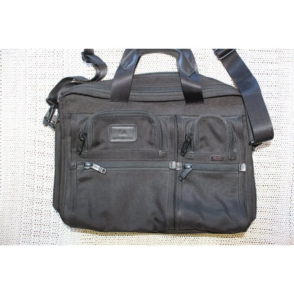 TUMI Alpha 2 Expandable organizer Briefcase/Laptop Bag Black Business Travel
